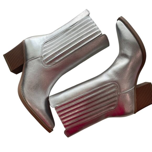 FOREVER 21 Y2K Statement Boots Metallic Silver Sz 7 NWT - Picture 11 of 14